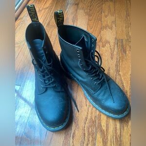 Dr. Martens Men’s Black Leather Boots Size 11